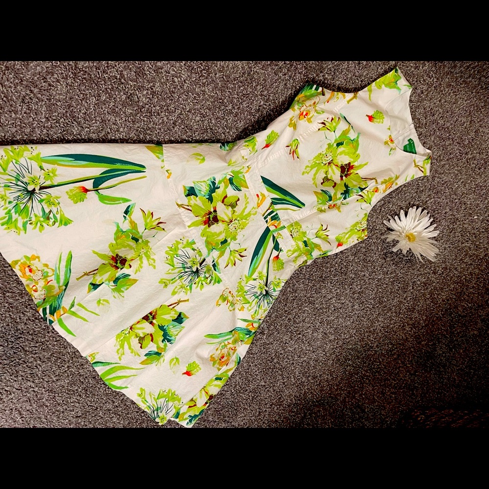 🍋🍋🍋Armani exchange floral dress! Worn maybe a handful of times